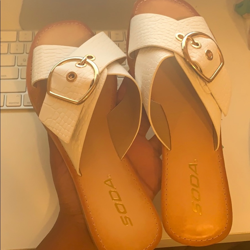 Lola Shoetique white/brown sandals